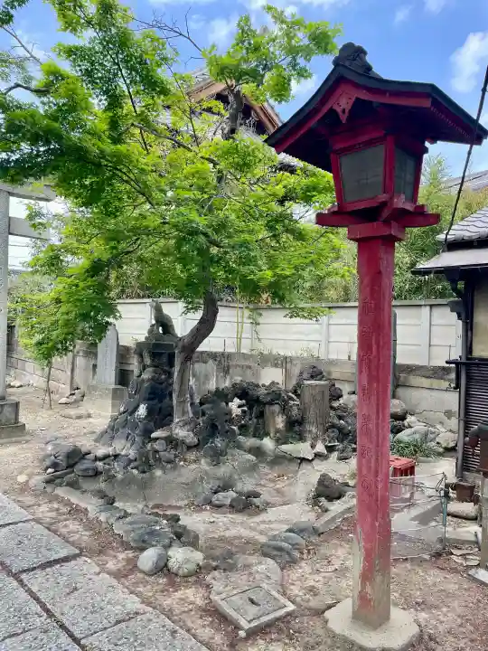 伊奈利神社の{uncategorized: "未分類", other: "その他", undefined: "問題あり", building: "その他建物", grave: "お墓", sacred_gate: "鳥居", guardian: "狛犬", statue: "像", buddha: "仏像", history: "歴史", nature: "自然", garden: "庭園", animal: "動物", pagoda: "塔", temizu: "手水舎", mountain_gate: "山門・神門", sanctuary: "本殿・本堂", subordinate: "末社・摂社", art: "芸術", scenery: "景色", jizo: "地蔵", ema: "絵馬", goshuin: "御朱印", omikuji: "おみくじ", items: "授与品その他", amulet: "お守り", goshuincho: "御朱印帳", eats: "食事", festival: "お祭り", votive_dance: "神楽", shichigosan: "七五三参", wedding: "結婚式", experience: "体験その他", initially: "初詣", around: "周辺", anti_infection: "感染症対策"}