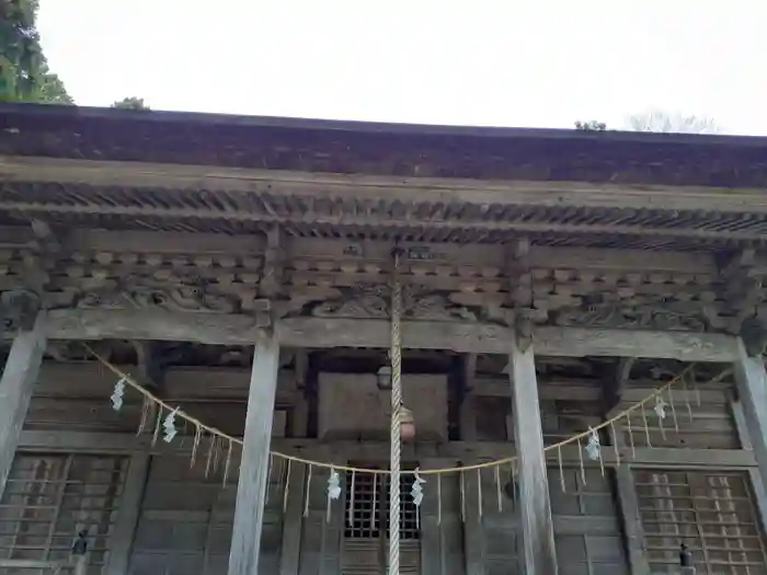 氷上神社の本殿