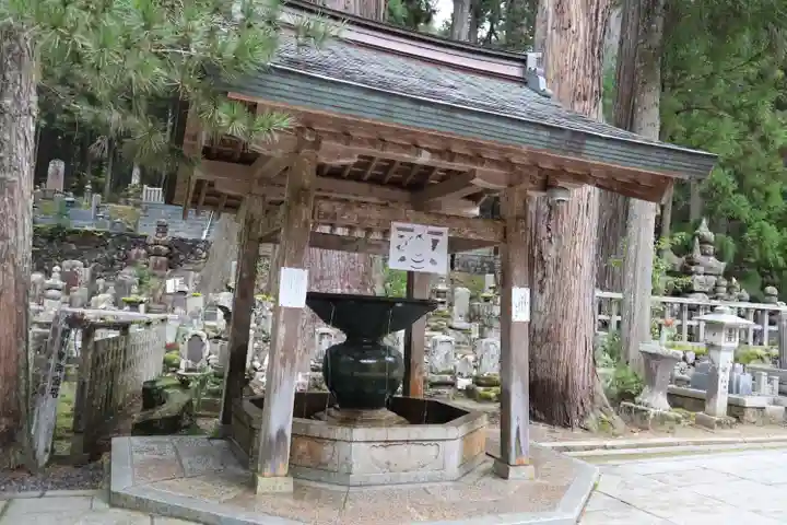 高野山金剛峯寺奥の院(和歌山県)