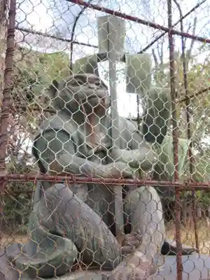 新日吉神宮の像