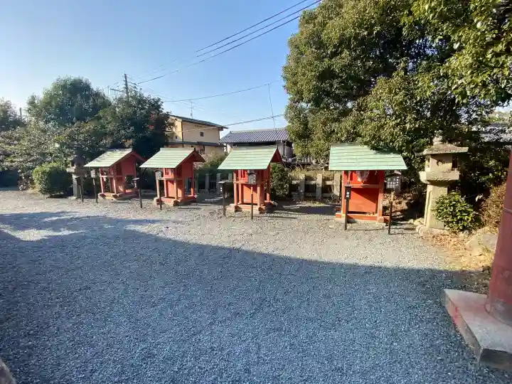 宇治神社の{uncategorized: "未分類", other: "その他", undefined: "問題あり", building: "その他建物", grave: "お墓", sacred_gate: "鳥居", guardian: "狛犬", statue: "像", buddha: "仏像", history: "歴史", nature: "自然", garden: "庭園", animal: "動物", pagoda: "塔", temizu: "手水舎", mountain_gate: "山門・神門", sanctuary: "本殿・本堂", subordinate: "末社・摂社", art: "芸術", scenery: "景色", jizo: "地蔵", ema: "絵馬", goshuin: "御朱印", omikuji: "おみくじ", items: "授与品その他", amulet: "お守り", goshuincho: "御朱印帳", eats: "食事", festival: "お祭り", votive_dance: "神楽", shichigosan: "七五三参", wedding: "結婚式", experience: "体験その他", initially: "初詣", around: "周辺", anti_infection: "感染症対策"}