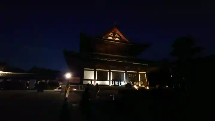 東福禅寺(東福寺)の{uncategorized: "未分類", other: "その他", undefined: "問題あり", building: "その他建物", grave: "お墓", sacred_gate: "鳥居", guardian: "狛犬", statue: "像", buddha: "仏像", history: "歴史", nature: "自然", garden: "庭園", animal: "動物", pagoda: "塔", temizu: "手水舎", mountain_gate: "山門・神門", sanctuary: "本殿・本堂", subordinate: "末社・摂社", art: "芸術", scenery: "景色", jizo: "地蔵", ema: "絵馬", goshuin: "御朱印", omikuji: "おみくじ", items: "授与品その他", amulet: "お守り", goshuincho: "御朱印帳", eats: "食事", festival: "お祭り", votive_dance: "神楽", shichigosan: "七五三参", wedding: "結婚式", experience: "体験その他", initially: "初詣", around: "周辺", anti_infection: "感染症対策"}