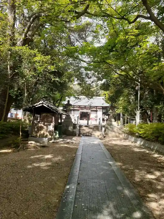 春日神社(茄子作)の{uncategorized: "未分類", other: "その他", undefined: "問題あり", building: "その他建物", grave: "お墓", sacred_gate: "鳥居", guardian: "狛犬", statue: "像", buddha: "仏像", history: "歴史", nature: "自然", garden: "庭園", animal: "動物", pagoda: "塔", temizu: "手水舎", mountain_gate: "山門・神門", sanctuary: "本殿・本堂", subordinate: "末社・摂社", art: "芸術", scenery: "景色", jizo: "地蔵", ema: "絵馬", goshuin: "御朱印", omikuji: "おみくじ", items: "授与品その他", amulet: "お守り", goshuincho: "御朱印帳", eats: "食事", festival: "お祭り", votive_dance: "神楽", shichigosan: "七五三参", wedding: "結婚式", experience: "体験その他", initially: "初詣", around: "周辺", anti_infection: "感染症対策"}