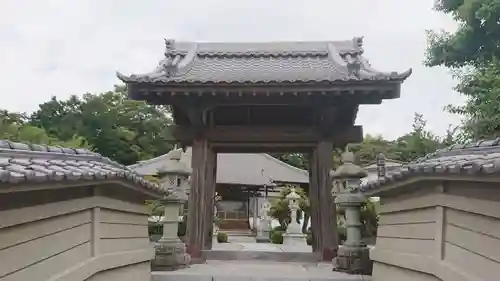 永明寺の山門