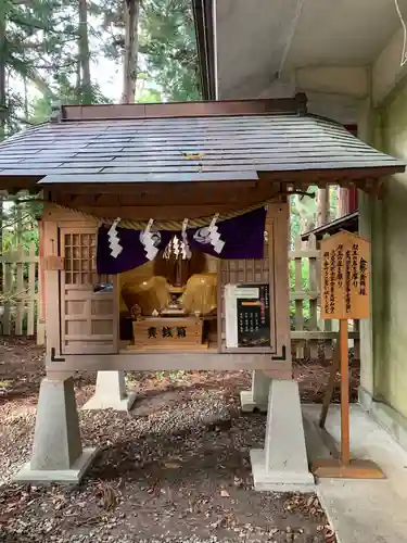 鳥谷崎神社の本殿・本堂