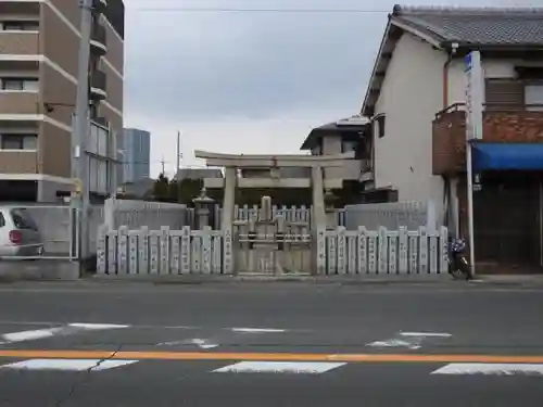 物部守屋墳の鳥居