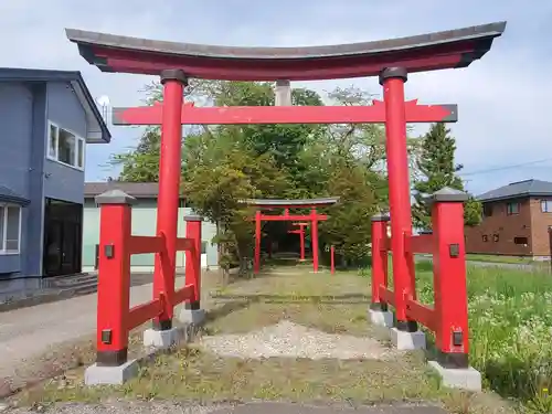 一本木稲荷神社の鳥居