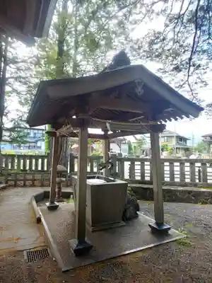 淺間神社（忍野八海）の手水舎