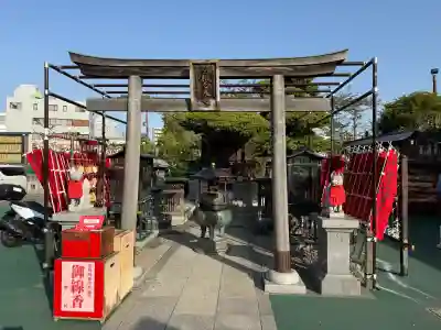 深川開運出世稲荷の{uncategorized: "未分類", other: "その他", undefined: "問題あり", building: "その他建物", grave: "お墓", sacred_gate: "鳥居", guardian: "狛犬", statue: "像", buddha: "仏像", history: "歴史", nature: "自然", garden: "庭園", animal: "動物", pagoda: "塔", temizu: "手水舎", mountain_gate: "山門・神門", sanctuary: "本殿・本堂", subordinate: "末社・摂社", art: "芸術", scenery: "景色", jizo: "地蔵", ema: "絵馬", goshuin: "御朱印", omikuji: "おみくじ", items: "授与品その他", amulet: "お守り", goshuincho: "御朱印帳", eats: "食事", festival: "お祭り", votive_dance: "神楽", shichigosan: "七五三参", wedding: "結婚式", experience: "体験その他", initially: "初詣", around: "周辺", anti_infection: "感染症対策"}