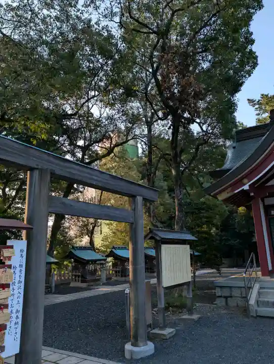 氣比神宮の{uncategorized: "未分類", other: "その他", undefined: "問題あり", building: "その他建物", grave: "お墓", sacred_gate: "鳥居", guardian: "狛犬", statue: "像", buddha: "仏像", history: "歴史", nature: "自然", garden: "庭園", animal: "動物", pagoda: "塔", temizu: "手水舎", mountain_gate: "山門・神門", sanctuary: "本殿・本堂", subordinate: "末社・摂社", art: "芸術", scenery: "景色", jizo: "地蔵", ema: "絵馬", goshuin: "御朱印", omikuji: "おみくじ", items: "授与品その他", amulet: "お守り", goshuincho: "御朱印帳", eats: "食事", festival: "お祭り", votive_dance: "神楽", shichigosan: "七五三参", wedding: "結婚式", experience: "体験その他", initially: "初詣", around: "周辺", anti_infection: "感染症対策"}