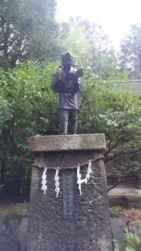 報徳二宮神社の像