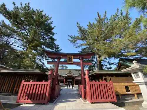 氣比神宮の鳥居