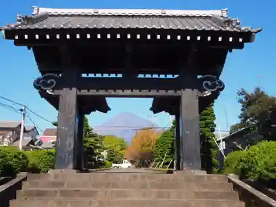 富士山久遠寺の山門・神門