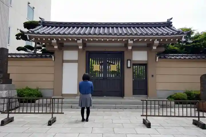 蓮香院の山門・神門