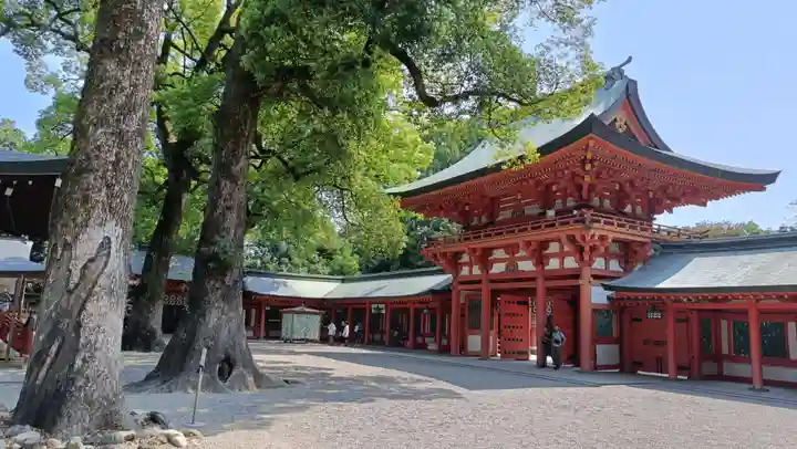 武蔵一宮氷川神社の山門・神門