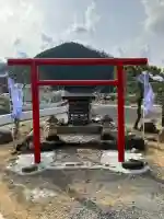鮎神社の{uncategorized: "未分類", other: "その他", undefined: "問題あり", building: "その他建物", grave: "お墓", sacred_gate: "鳥居", guardian: "狛犬", statue: "像", buddha: "仏像", history: "歴史", nature: "自然", garden: "庭園", animal: "動物", pagoda: "塔", temizu: "手水舎", mountain_gate: "山門・神門", sanctuary: "本殿・本堂", subordinate: "末社・摂社", art: "芸術", scenery: "景色", jizo: "地蔵", ema: "絵馬", goshuin: "御朱印", omikuji: "おみくじ", items: "授与品その他", amulet: "お守り", goshuincho: "御朱印帳", eats: "食事", festival: "お祭り", votive_dance: "神楽", shichigosan: "七五三参", wedding: "結婚式", experience: "体験その他", initially: "初詣", around: "周辺", anti_infection: "感染症対策"}