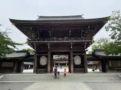 寒川神社の山門・神門