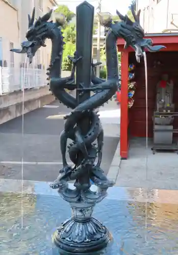 成田山横浜別院延命院の手水舎