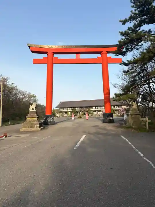 高山稲荷神社の{uncategorized: "未分類", other: "その他", undefined: "問題あり", building: "その他建物", grave: "お墓", sacred_gate: "鳥居", guardian: "狛犬", statue: "像", buddha: "仏像", history: "歴史", nature: "自然", garden: "庭園", animal: "動物", pagoda: "塔", temizu: "手水舎", mountain_gate: "山門・神門", sanctuary: "本殿・本堂", subordinate: "末社・摂社", art: "芸術", scenery: "景色", jizo: "地蔵", ema: "絵馬", goshuin: "御朱印", omikuji: "おみくじ", items: "授与品その他", amulet: "お守り", goshuincho: "御朱印帳", eats: "食事", festival: "お祭り", votive_dance: "神楽", shichigosan: "七五三参", wedding: "結婚式", experience: "体験その他", initially: "初詣", around: "周辺", anti_infection: "感染症対策"}