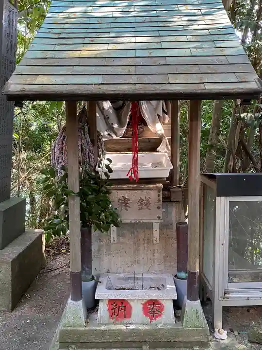 多鯰ヶ池弁天宮の末社・摂社