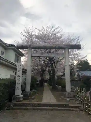 中氷川神社の鳥居