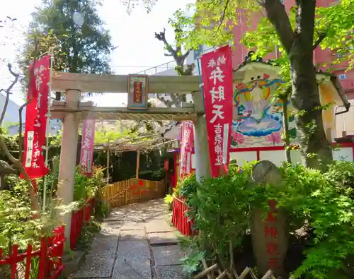 吉原弁財天本宮（吉原神社奥宮）の鳥居