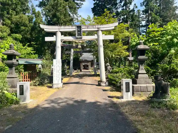浅舞八幡神社の{uncategorized: "未分類", other: "その他", undefined: "問題あり", building: "その他建物", grave: "お墓", sacred_gate: "鳥居", guardian: "狛犬", statue: "像", buddha: "仏像", history: "歴史", nature: "自然", garden: "庭園", animal: "動物", pagoda: "塔", temizu: "手水舎", mountain_gate: "山門・神門", sanctuary: "本殿・本堂", subordinate: "末社・摂社", art: "芸術", scenery: "景色", jizo: "地蔵", ema: "絵馬", goshuin: "御朱印", omikuji: "おみくじ", items: "授与品その他", amulet: "お守り", goshuincho: "御朱印帳", eats: "食事", festival: "お祭り", votive_dance: "神楽", shichigosan: "七五三参", wedding: "結婚式", experience: "体験その他", initially: "初詣", around: "周辺", anti_infection: "感染症対策"}