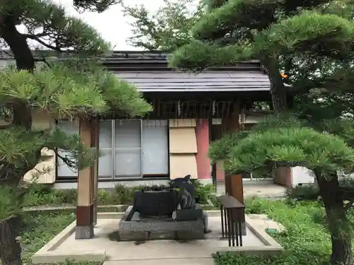 諏訪神社の手水