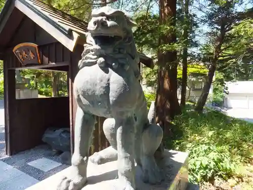 由仁神社の狛犬