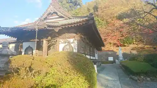 受法寺の本殿・本堂