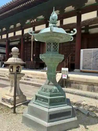 叡福寺の{uncategorized: "未分類", other: "その他", undefined: "問題あり", building: "その他建物", grave: "お墓", sacred_gate: "鳥居", guardian: "狛犬", statue: "像", buddha: "仏像", history: "歴史", nature: "自然", garden: "庭園", animal: "動物", pagoda: "塔", temizu: "手水舎", mountain_gate: "山門・神門", sanctuary: "本殿・本堂", subordinate: "末社・摂社", art: "芸術", scenery: "景色", jizo: "地蔵", ema: "絵馬", goshuin: "御朱印", omikuji: "おみくじ", items: "授与品その他", amulet: "お守り", goshuincho: "御朱印帳", eats: "食事", festival: "お祭り", votive_dance: "神楽", shichigosan: "七五三参", wedding: "結婚式", experience: "体験その他", initially: "初詣", around: "周辺", anti_infection: "感染症対策"}
