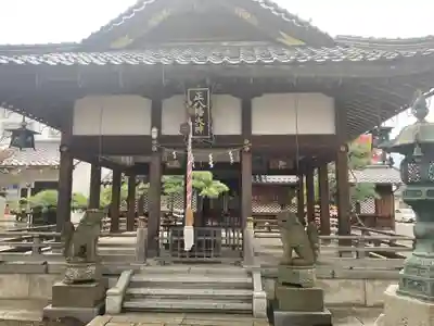 八幡神社の本殿・本堂