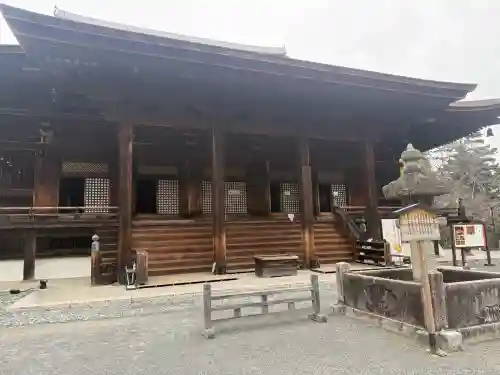 園城寺（三井寺）の{uncategorized: "未分類", other: "その他", undefined: "問題あり", building: "その他建物", grave: "お墓", sacred_gate: "鳥居", guardian: "狛犬", statue: "像", buddha: "仏像", history: "歴史", nature: "自然", garden: "庭園", animal: "動物", pagoda: "塔", temizu: "手水舎", mountain_gate: "山門・神門", sanctuary: "本殿・本堂", subordinate: "末社・摂社", art: "芸術", scenery: "景色", jizo: "地蔵", ema: "絵馬", goshuin: "御朱印", omikuji: "おみくじ", items: "授与品その他", amulet: "お守り", goshuincho: "御朱印帳", eats: "食事", festival: "お祭り", votive_dance: "神楽", shichigosan: "七五三参", wedding: "結婚式", experience: "体験その他", initially: "初詣", around: "周辺", anti_infection: "感染症対策"}