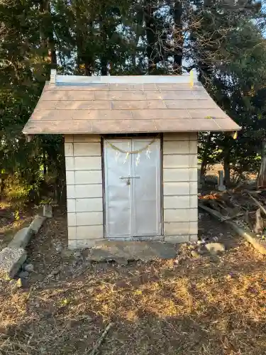 藤本稲荷神社の{uncategorized: "未分類", other: "その他", undefined: "問題あり", building: "その他建物", grave: "お墓", sacred_gate: "鳥居", guardian: "狛犬", statue: "像", buddha: "仏像", history: "歴史", nature: "自然", garden: "庭園", animal: "動物", pagoda: "塔", temizu: "手水舎", mountain_gate: "山門・神門", sanctuary: "本殿・本堂", subordinate: "末社・摂社", art: "芸術", scenery: "景色", jizo: "地蔵", ema: "絵馬", goshuin: "御朱印", omikuji: "おみくじ", items: "授与品その他", amulet: "お守り", goshuincho: "御朱印帳", eats: "食事", festival: "お祭り", votive_dance: "神楽", shichigosan: "七五三参", wedding: "結婚式", experience: "体験その他", initially: "初詣", around: "周辺", anti_infection: "感染症対策"}