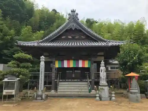 円光寺の本殿