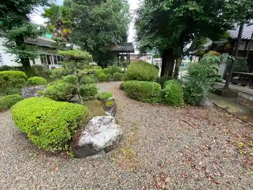 宝積寺の庭園