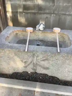 六所社(如意申町)の手水舎