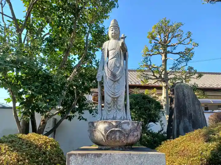 文殊寺の{uncategorized: "未分類", other: "その他", undefined: "問題あり", building: "その他建物", grave: "お墓", sacred_gate: "鳥居", guardian: "狛犬", statue: "像", buddha: "仏像", history: "歴史", nature: "自然", garden: "庭園", animal: "動物", pagoda: "塔", temizu: "手水舎", mountain_gate: "山門・神門", sanctuary: "本殿・本堂", subordinate: "末社・摂社", art: "芸術", scenery: "景色", jizo: "地蔵", ema: "絵馬", goshuin: "御朱印", omikuji: "おみくじ", items: "授与品その他", amulet: "お守り", goshuincho: "御朱印帳", eats: "食事", festival: "お祭り", votive_dance: "神楽", shichigosan: "七五三参", wedding: "結婚式", experience: "体験その他", initially: "初詣", around: "周辺", anti_infection: "感染症対策"}