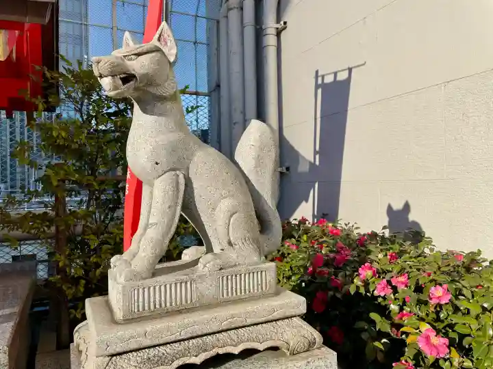 三囲神社(三圍神社)日本橋摂社の{uncategorized: "未分類", other: "その他", undefined: "問題あり", building: "その他建物", grave: "お墓", sacred_gate: "鳥居", guardian: "狛犬", statue: "像", buddha: "仏像", history: "歴史", nature: "自然", garden: "庭園", animal: "動物", pagoda: "塔", temizu: "手水舎", mountain_gate: "山門・神門", sanctuary: "本殿・本堂", subordinate: "末社・摂社", art: "芸術", scenery: "景色", jizo: "地蔵", ema: "絵馬", goshuin: "御朱印", omikuji: "おみくじ", items: "授与品その他", amulet: "お守り", goshuincho: "御朱印帳", eats: "食事", festival: "お祭り", votive_dance: "神楽", shichigosan: "七五三参", wedding: "結婚式", experience: "体験その他", initially: "初詣", around: "周辺", anti_infection: "感染症対策"}