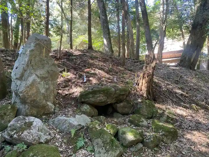 元伊勢内宮 皇大神社の{uncategorized: "未分類", other: "その他", undefined: "問題あり", building: "その他建物", grave: "お墓", sacred_gate: "鳥居", guardian: "狛犬", statue: "像", buddha: "仏像", history: "歴史", nature: "自然", garden: "庭園", animal: "動物", pagoda: "塔", temizu: "手水舎", mountain_gate: "山門・神門", sanctuary: "本殿・本堂", subordinate: "末社・摂社", art: "芸術", scenery: "景色", jizo: "地蔵", ema: "絵馬", goshuin: "御朱印", omikuji: "おみくじ", items: "授与品その他", amulet: "お守り", goshuincho: "御朱印帳", eats: "食事", festival: "お祭り", votive_dance: "神楽", shichigosan: "七五三参", wedding: "結婚式", experience: "体験その他", initially: "初詣", around: "周辺", anti_infection: "感染症対策"}