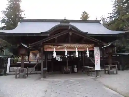 大和神社の本殿