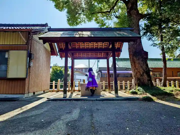 六所社(郷中)の手水舎