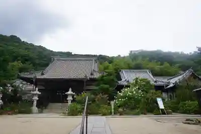 持光寺の本殿・本堂