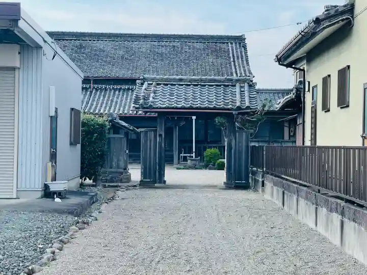 観音寺の{uncategorized: "未分類", other: "その他", undefined: "問題あり", building: "その他建物", grave: "お墓", sacred_gate: "鳥居", guardian: "狛犬", statue: "像", buddha: "仏像", history: "歴史", nature: "自然", garden: "庭園", animal: "動物", pagoda: "塔", temizu: "手水舎", mountain_gate: "山門・神門", sanctuary: "本殿・本堂", subordinate: "末社・摂社", art: "芸術", scenery: "景色", jizo: "地蔵", ema: "絵馬", goshuin: "御朱印", omikuji: "おみくじ", items: "授与品その他", amulet: "お守り", goshuincho: "御朱印帳", eats: "食事", festival: "お祭り", votive_dance: "神楽", shichigosan: "七五三参", wedding: "結婚式", experience: "体験その他", initially: "初詣", around: "周辺", anti_infection: "感染症対策"}