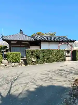家原寺の{uncategorized: "未分類", other: "その他", undefined: "問題あり", building: "その他建物", grave: "お墓", sacred_gate: "鳥居", guardian: "狛犬", statue: "像", buddha: "仏像", history: "歴史", nature: "自然", garden: "庭園", animal: "動物", pagoda: "塔", temizu: "手水舎", mountain_gate: "山門・神門", sanctuary: "本殿・本堂", subordinate: "末社・摂社", art: "芸術", scenery: "景色", jizo: "地蔵", ema: "絵馬", goshuin: "御朱印", omikuji: "おみくじ", items: "授与品その他", amulet: "お守り", goshuincho: "御朱印帳", eats: "食事", festival: "お祭り", votive_dance: "神楽", shichigosan: "七五三参", wedding: "結婚式", experience: "体験その他", initially: "初詣", around: "周辺", anti_infection: "感染症対策"}