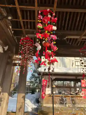 金峯神社の{uncategorized: "未分類", other: "その他", undefined: "問題あり", building: "その他建物", grave: "お墓", sacred_gate: "鳥居", guardian: "狛犬", statue: "像", buddha: "仏像", history: "歴史", nature: "自然", garden: "庭園", animal: "動物", pagoda: "塔", temizu: "手水舎", mountain_gate: "山門・神門", sanctuary: "本殿・本堂", subordinate: "末社・摂社", art: "芸術", scenery: "景色", jizo: "地蔵", ema: "絵馬", goshuin: "御朱印", omikuji: "おみくじ", items: "授与品その他", amulet: "お守り", goshuincho: "御朱印帳", eats: "食事", festival: "お祭り", votive_dance: "神楽", shichigosan: "七五三参", wedding: "結婚式", experience: "体験その他", initially: "初詣", around: "周辺", anti_infection: "感染症対策"}