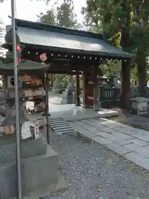 筑摩神社の山門・神門
