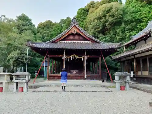 曽野稲荷神社の本殿