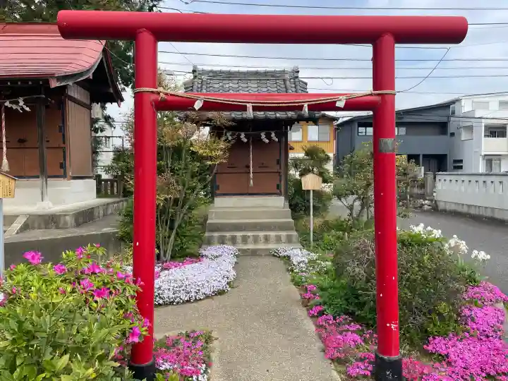 本宿天神社の{uncategorized: "未分類", other: "その他", undefined: "問題あり", building: "その他建物", grave: "お墓", sacred_gate: "鳥居", guardian: "狛犬", statue: "像", buddha: "仏像", history: "歴史", nature: "自然", garden: "庭園", animal: "動物", pagoda: "塔", temizu: "手水舎", mountain_gate: "山門・神門", sanctuary: "本殿・本堂", subordinate: "末社・摂社", art: "芸術", scenery: "景色", jizo: "地蔵", ema: "絵馬", goshuin: "御朱印", omikuji: "おみくじ", items: "授与品その他", amulet: "お守り", goshuincho: "御朱印帳", eats: "食事", festival: "お祭り", votive_dance: "神楽", shichigosan: "七五三参", wedding: "結婚式", experience: "体験その他", initially: "初詣", around: "周辺", anti_infection: "感染症対策"}
