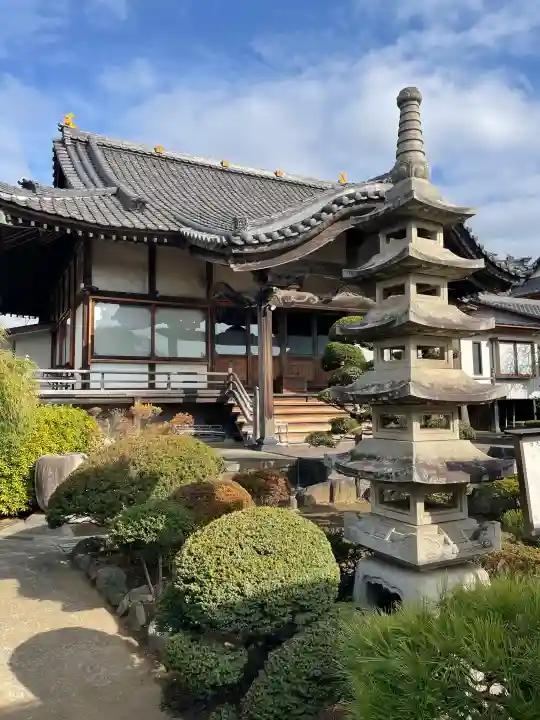 眞隆寺の{uncategorized: "未分類", other: "その他", undefined: "問題あり", building: "その他建物", grave: "お墓", sacred_gate: "鳥居", guardian: "狛犬", statue: "像", buddha: "仏像", history: "歴史", nature: "自然", garden: "庭園", animal: "動物", pagoda: "塔", temizu: "手水舎", mountain_gate: "山門・神門", sanctuary: "本殿・本堂", subordinate: "末社・摂社", art: "芸術", scenery: "景色", jizo: "地蔵", ema: "絵馬", goshuin: "御朱印", omikuji: "おみくじ", items: "授与品その他", amulet: "お守り", goshuincho: "御朱印帳", eats: "食事", festival: "お祭り", votive_dance: "神楽", shichigosan: "七五三参", wedding: "結婚式", experience: "体験その他", initially: "初詣", around: "周辺", anti_infection: "感染症対策"}